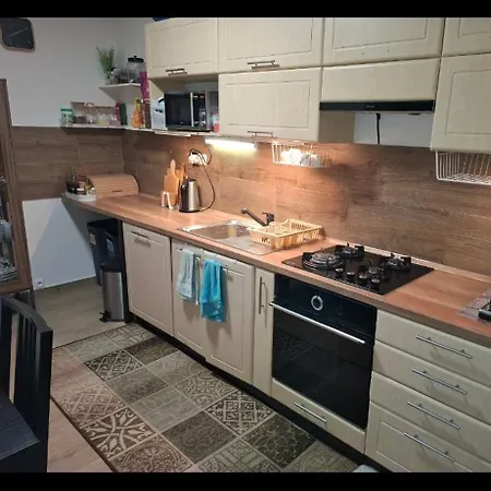 3 Izbovy Marina Appartement *