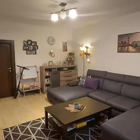 3 Izbovy Marina Appartement *