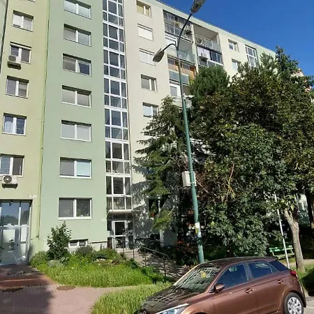 3 Izbovy Marina Bratysława