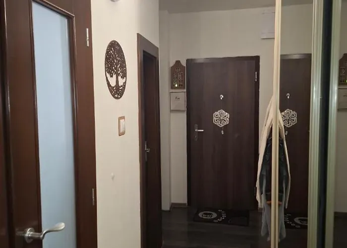 3 Izbovy Marina Apartment