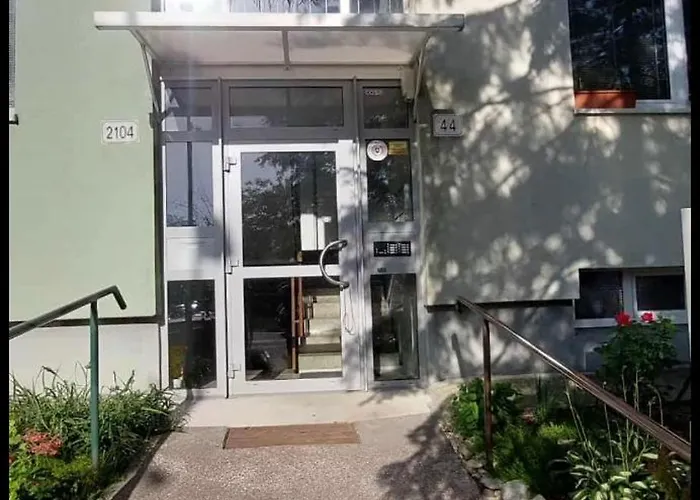 3 Izbovy Marina Apartamento *