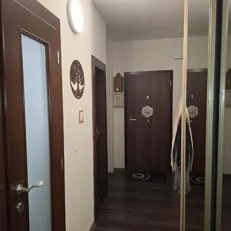 3 Izbovy Marina Апартаменти